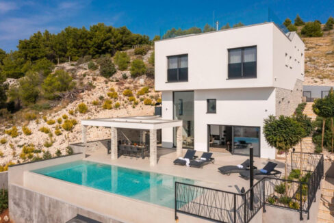 Neue moderne Villa mit Meerblick in der Nähe von Šibenik