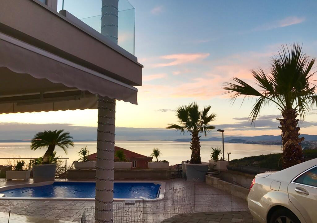 Luxus-Design-Villa mit Meerblick in Split