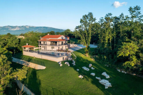 Neue moderne Villa mit traditionellem Charakter - Labin, Istra