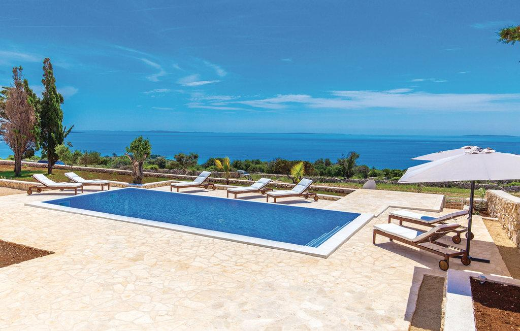 Weißes Steinjuwel in Novalja – Insel Pag