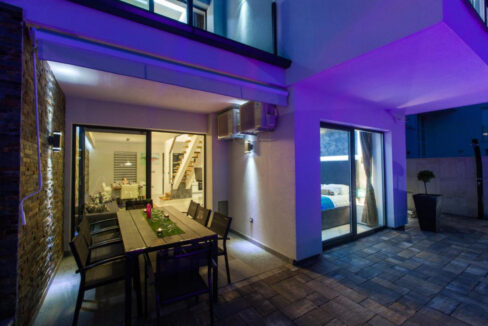 Villa im geometrischen Stil mit atemberaubendem Blick - Crikvenica