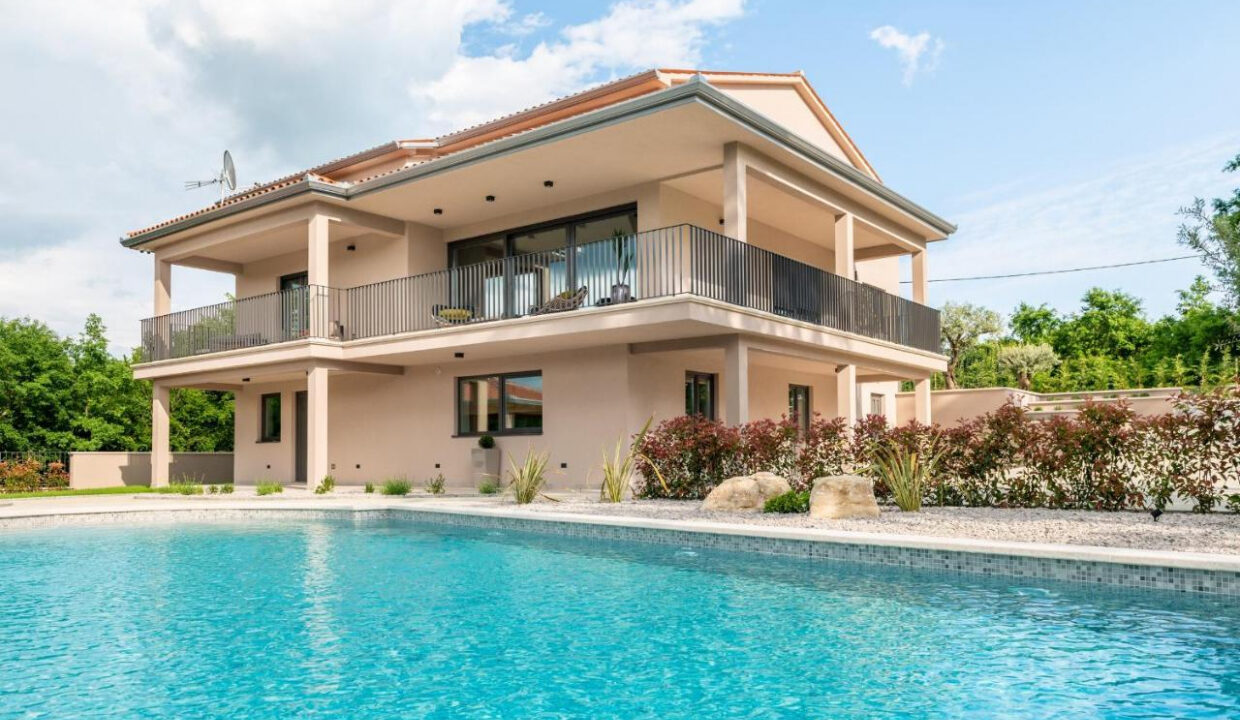 Neue moderne Villa mit traditionellem Charakter - Labin, Istra