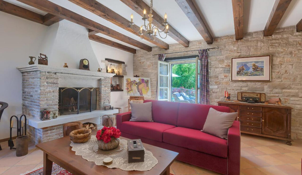 Wunderschönes Steinhaus bei Tinjan