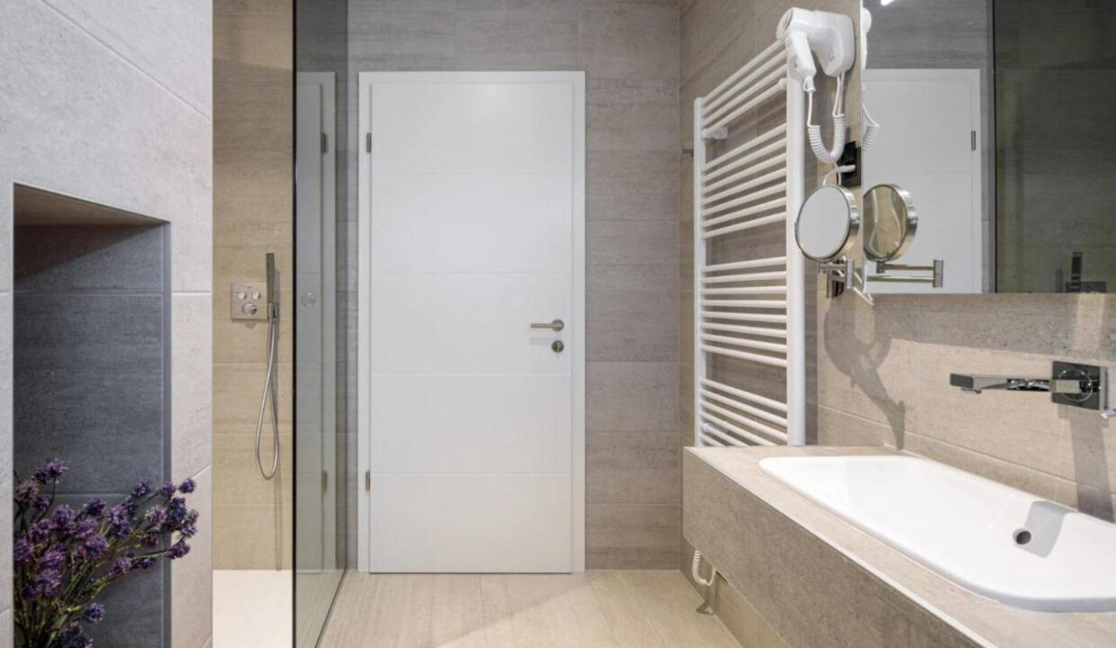 Neues Haus in der Nähe von Šibenik