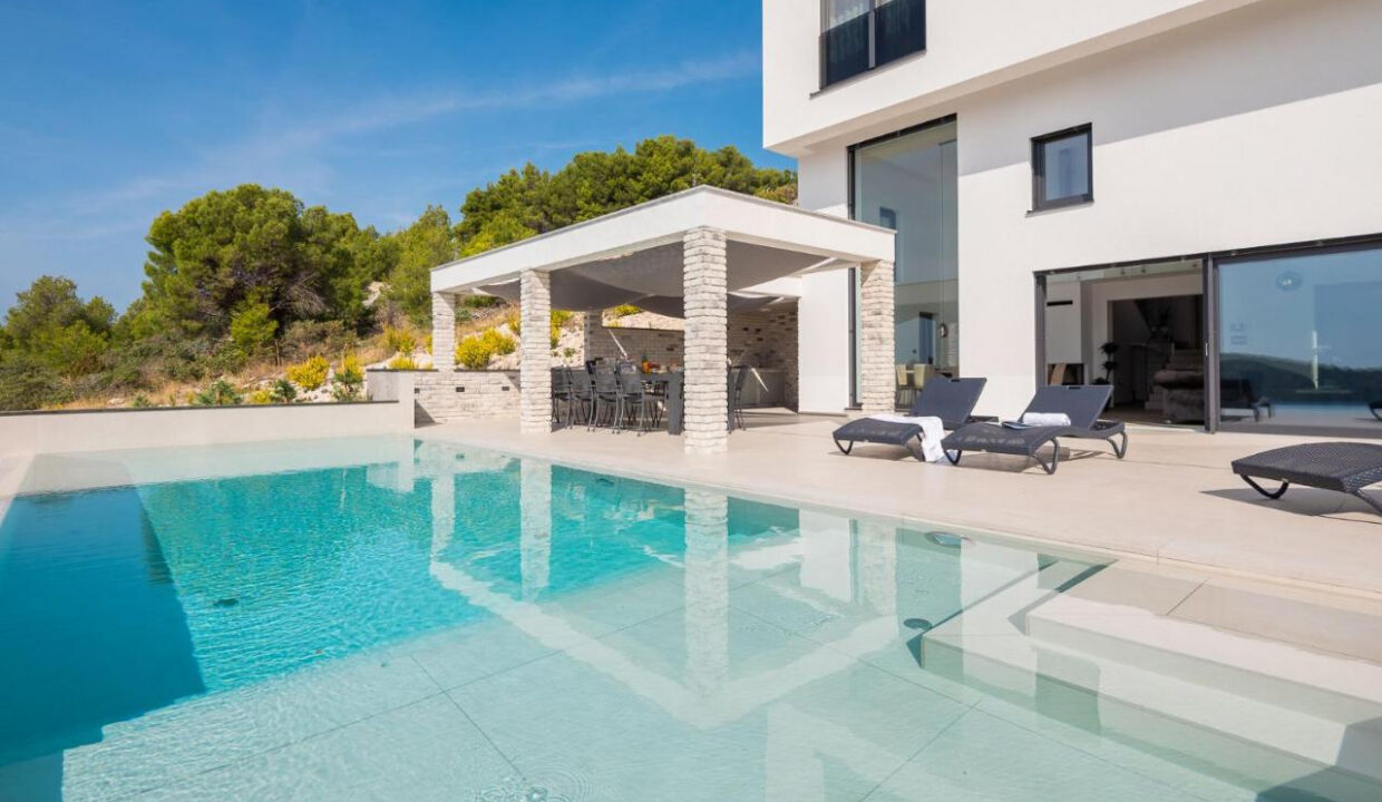 Neue moderne Villa mit Meerblick in der Nähe von Šibenik