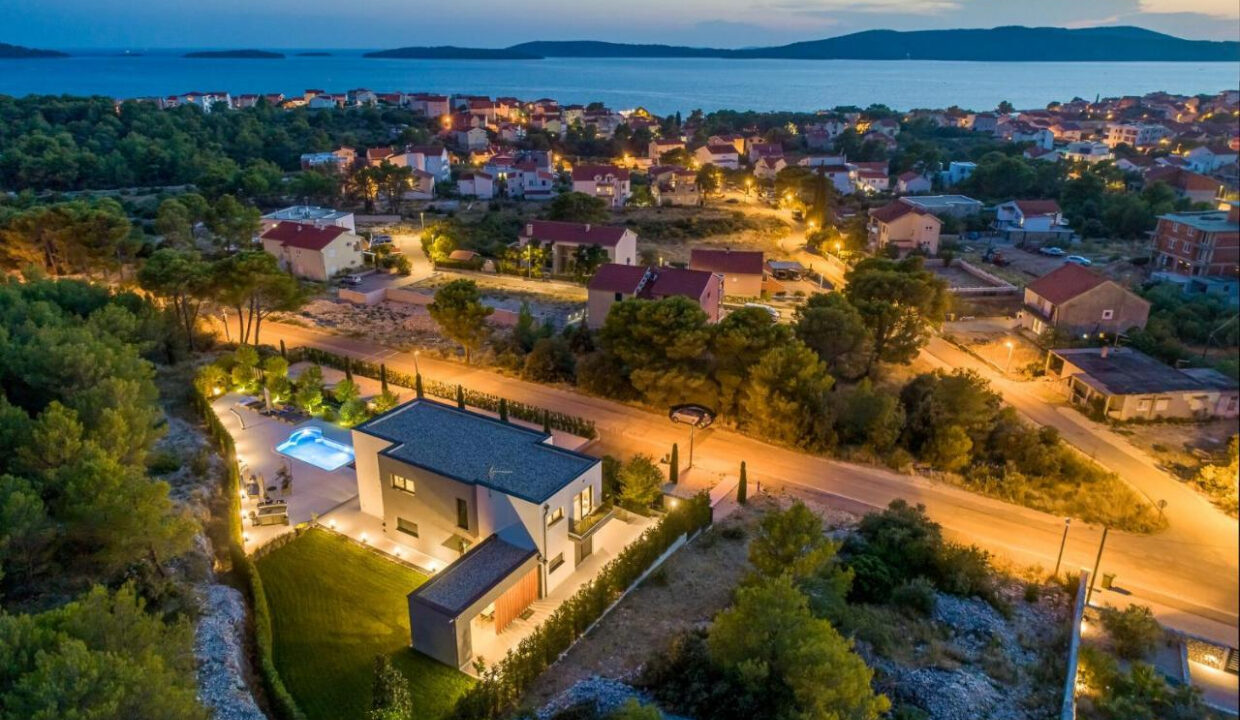 Neues Haus in der Nähe von Šibenik