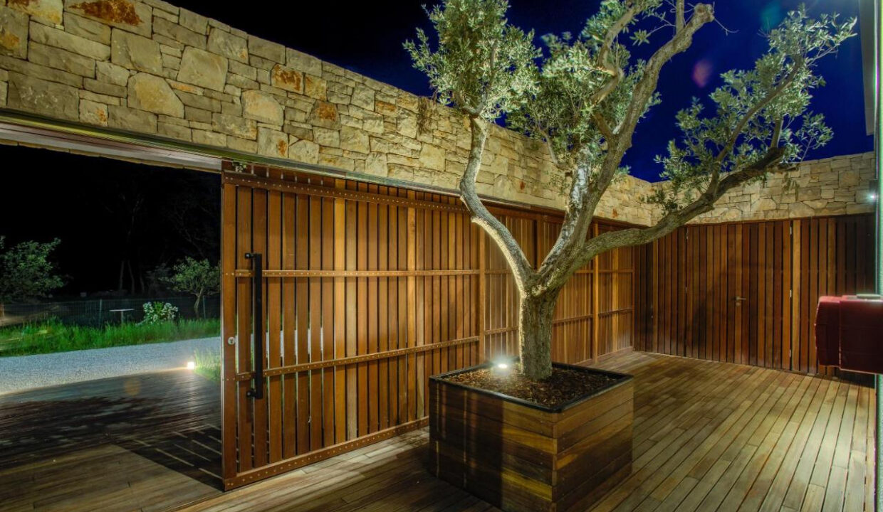 Zeitgenössische Oase, ein luxuriöser moderner Villenrückzugsort, Region Pore?