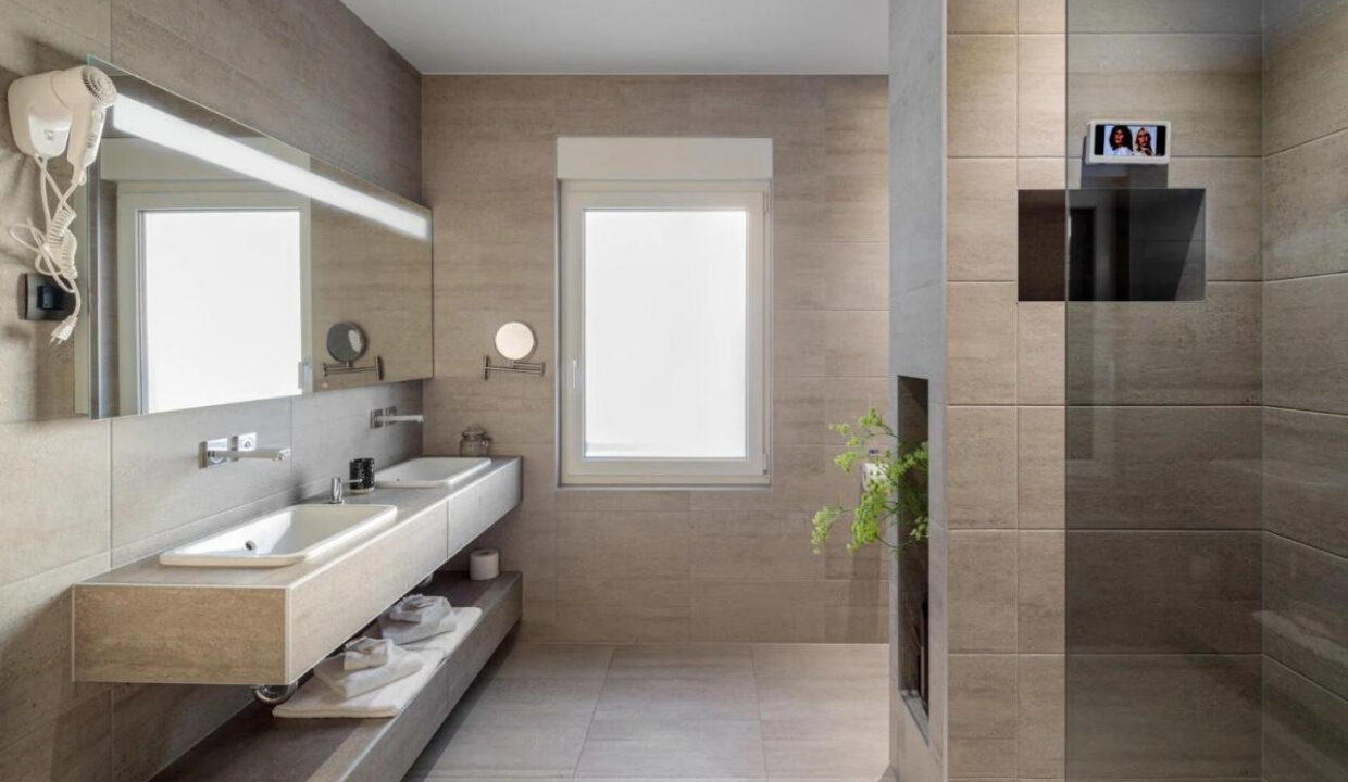 Neues Haus in der Nähe von Šibenik