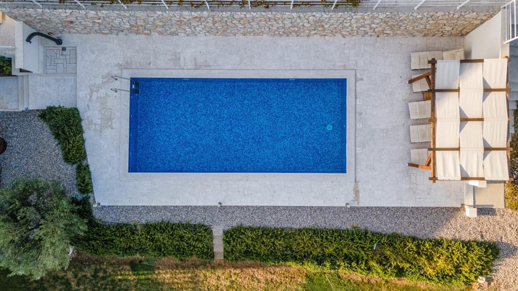 Steinhaus mit Meerblick in Omis