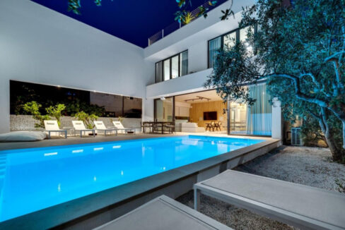 Erstaunliche neue Villa auf der Insel Brac