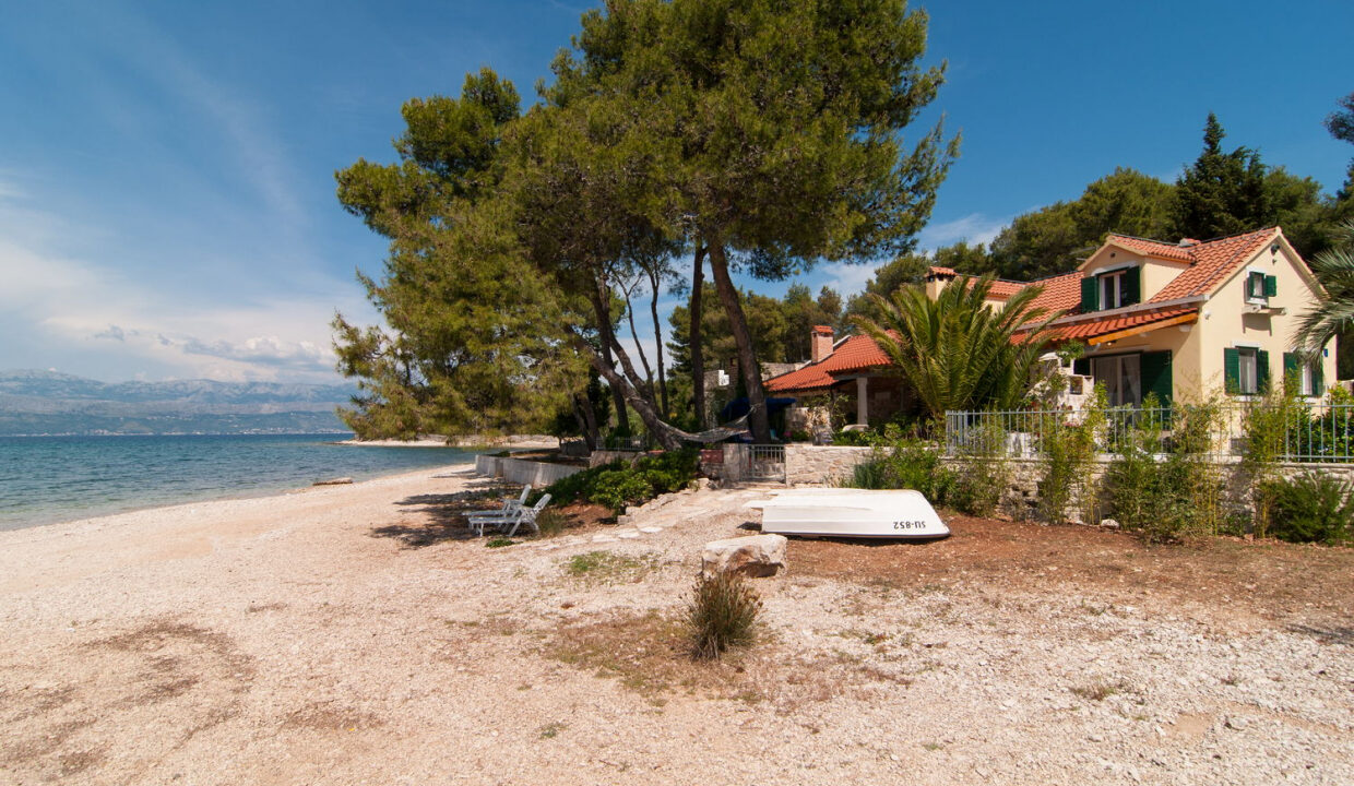Haus am Strand auf der Insel Brac