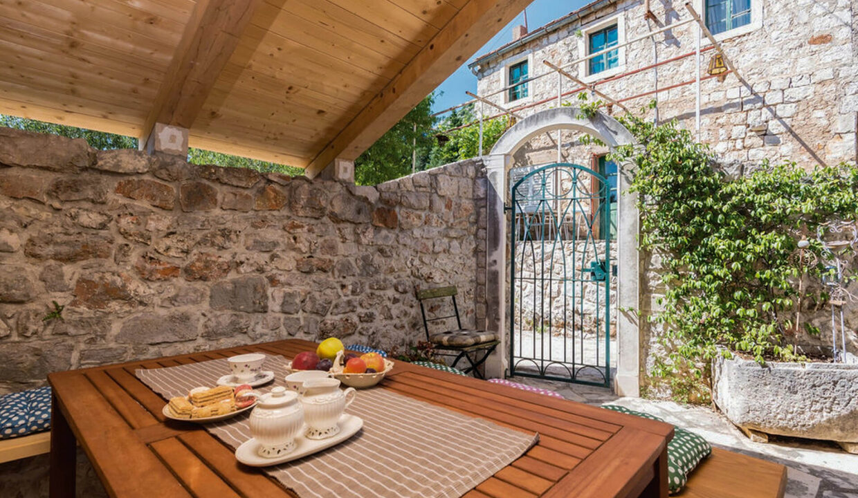 Haus aus weißem Stein - Halbinsel Peljesac