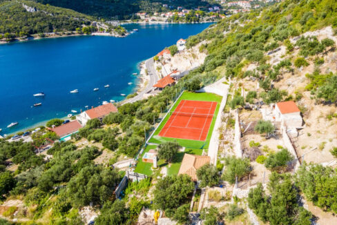 Großzügiges Anwesen mit einem Tennisplatz und einem Haus - Zaton, Dubrovnik Gebiet