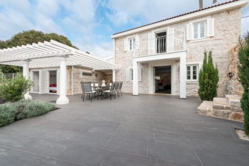 Steinvilla im Kolonialstil - Drvenik Mali, Split