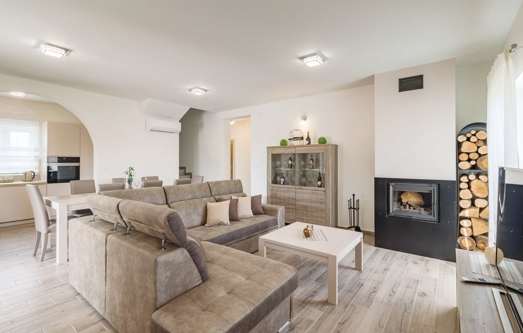 Atemberaubende zweistöckige Villa - Region Pula