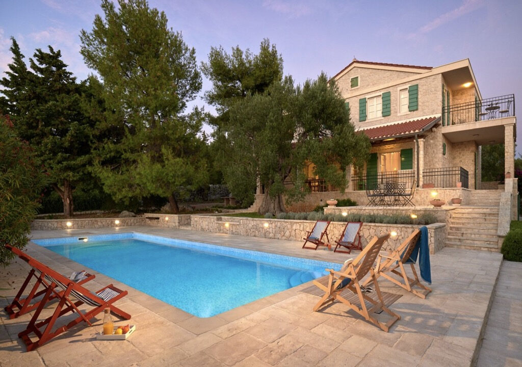 Exquisite Villa aus Stein - Die Insel Pag