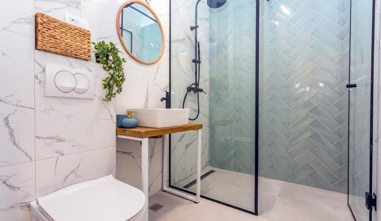 Wunderschöne weiße Villa bei Omis