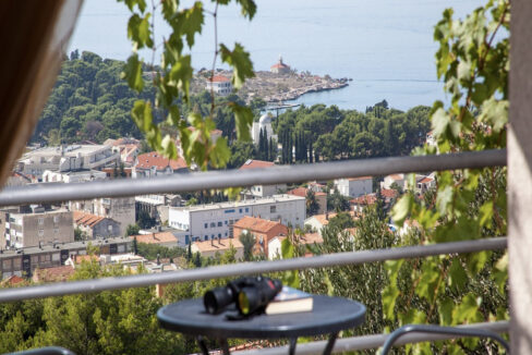 Haus mit Garten und Meerblick in Makarska