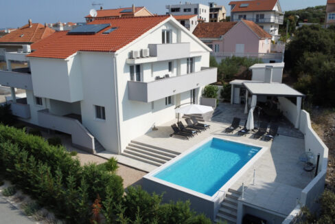 Neues Ferienhaus in der Nähe von Sibenik