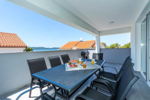 Neues Ferienhaus in der Nähe von Sibenik