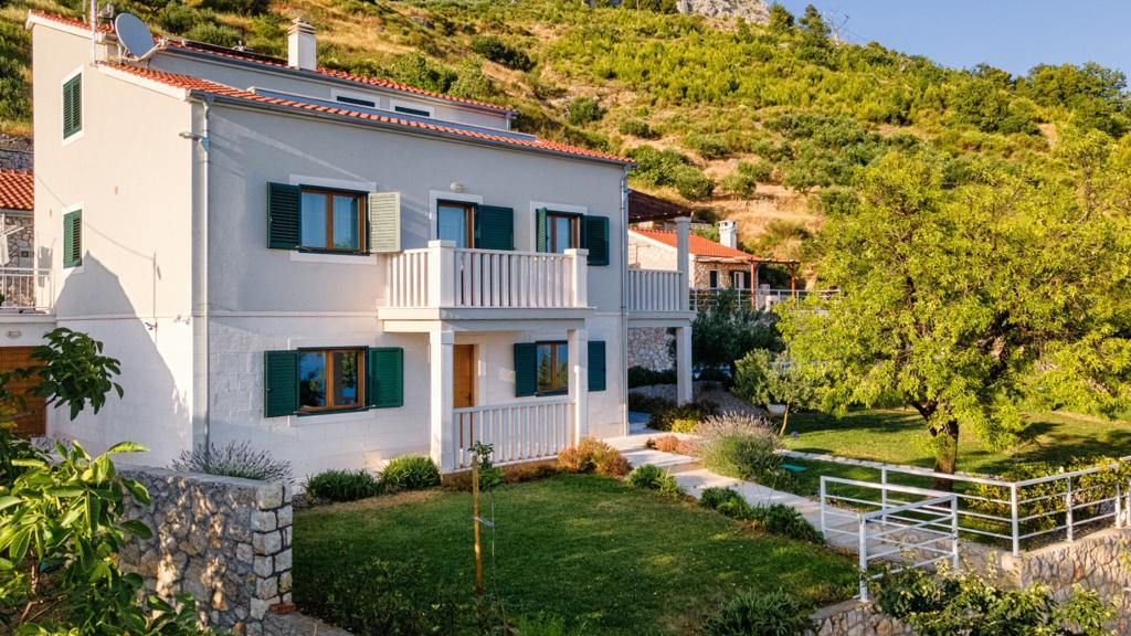 Steinhaus mit Meerblick in Omis