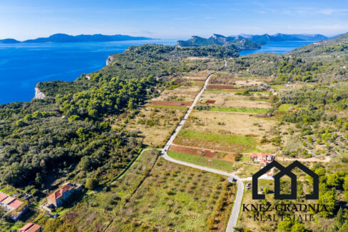 Erstaunliche handgefertigte Steinvilla auf der Insel Sipan