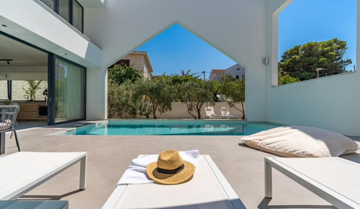 Erstaunliche neue Villa auf der Insel Brac