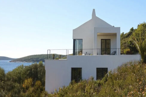 Weißes Haus mit Meerblick auf der Insel Vis
