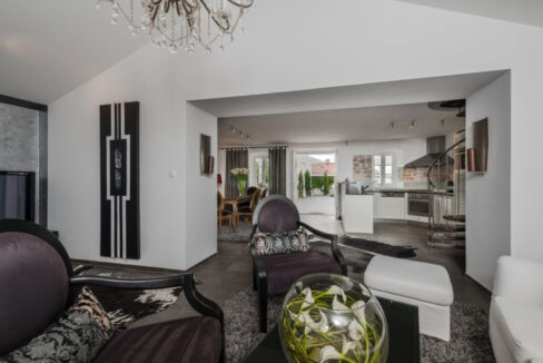 Steinvilla im Kolonialstil - Drvenik Mali, Split