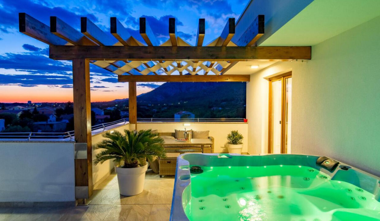 Wunderschöne Villa mit Meerblick in der Region Zadar