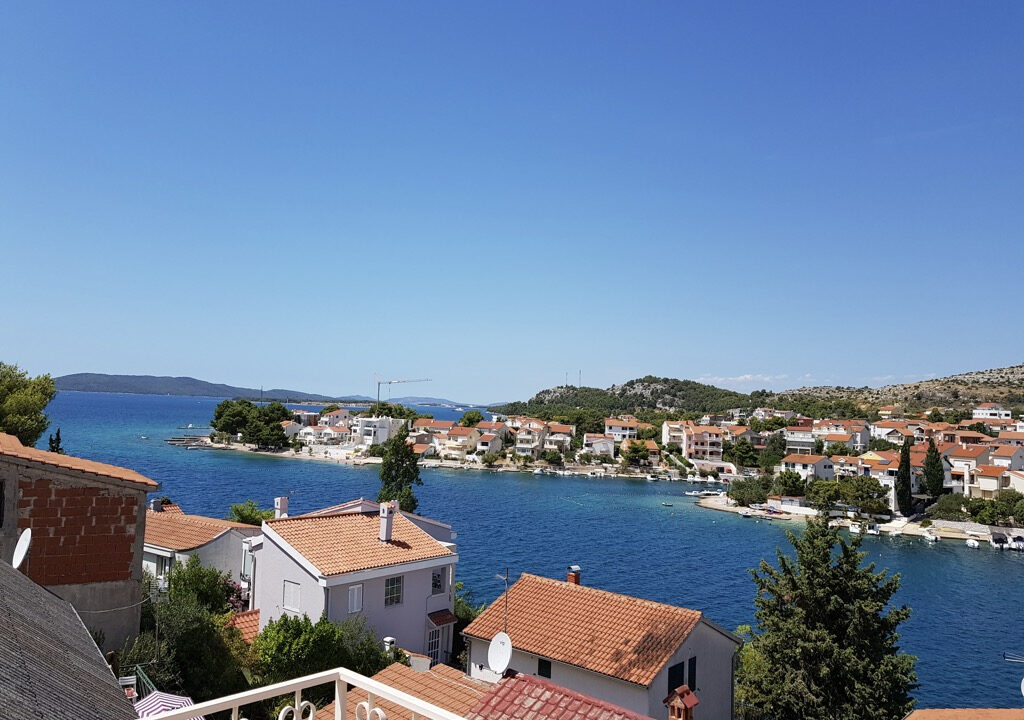 Haus mit Meerblick in Sibenik