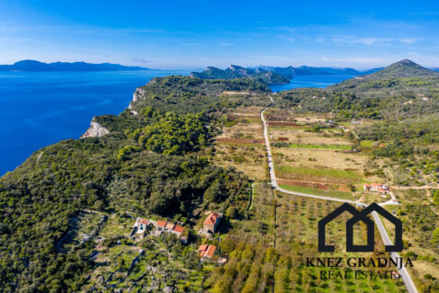 Erstaunliche handgefertigte Steinvilla auf der Insel Sipan