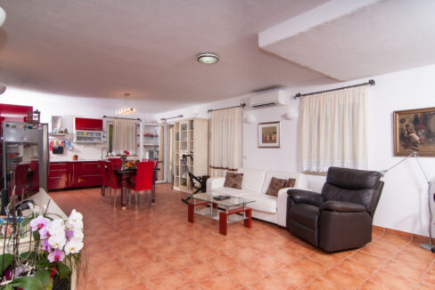 Steinhaus in Supetar, Brac