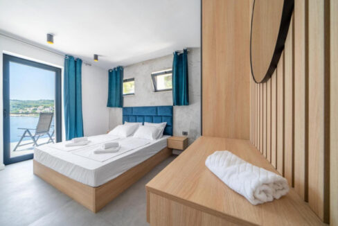 Villa aus Stein direkt am Meer auf der Insel Brac