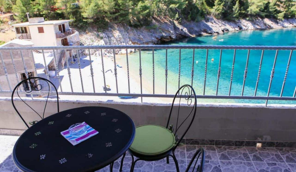 Traditionelles Haus am Meer auf der Insel Hvar