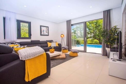 Modernes Haus in der Region Omis