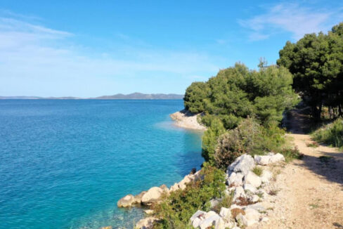 Grundstück am Meer Pakostane