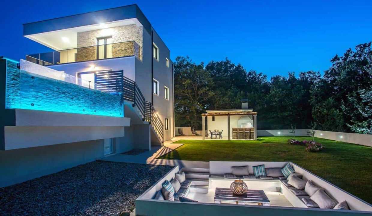 Modernes Haus in der Region Omis