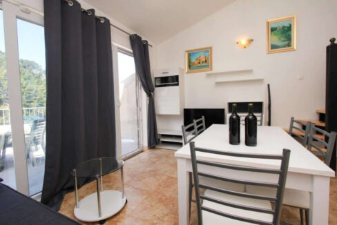 Traditionelles Haus am Meer auf der Insel Hvar