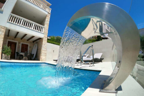 Erstaunliches Haus bei Pakostane