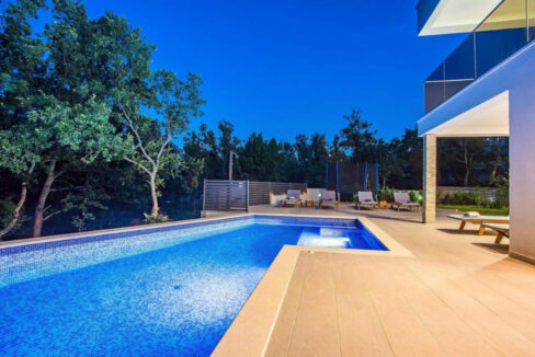 Modernes Haus in der Region Omis