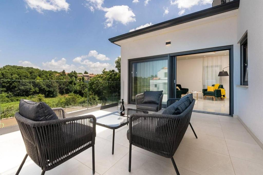Elegantes modernes Haus -Tinjan, Istrien