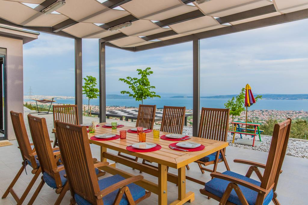 Villa mit Meerblick in einem Vorort von Split
