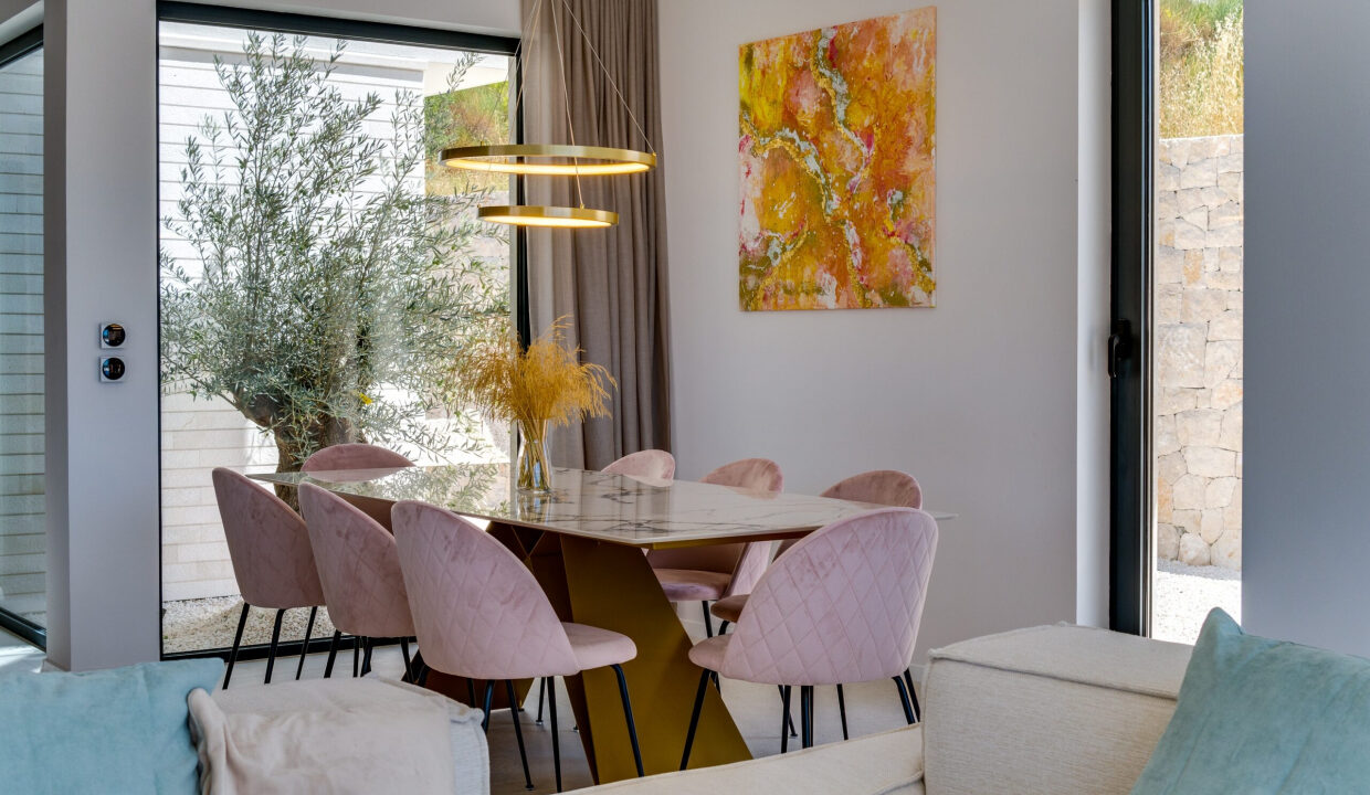 Ausgezeichnete neue Villa in Split